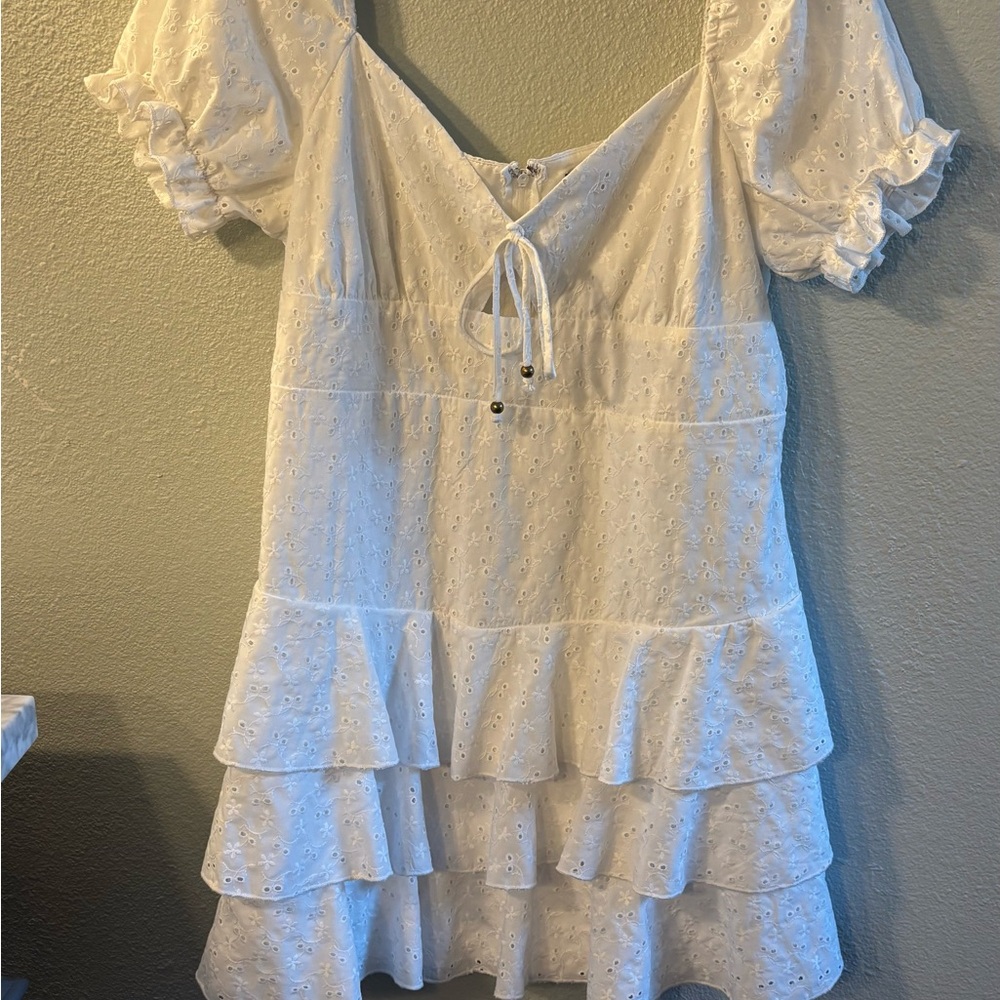 White eyelet Puff Sleeve Mini Sundress
Size 17 Juniors